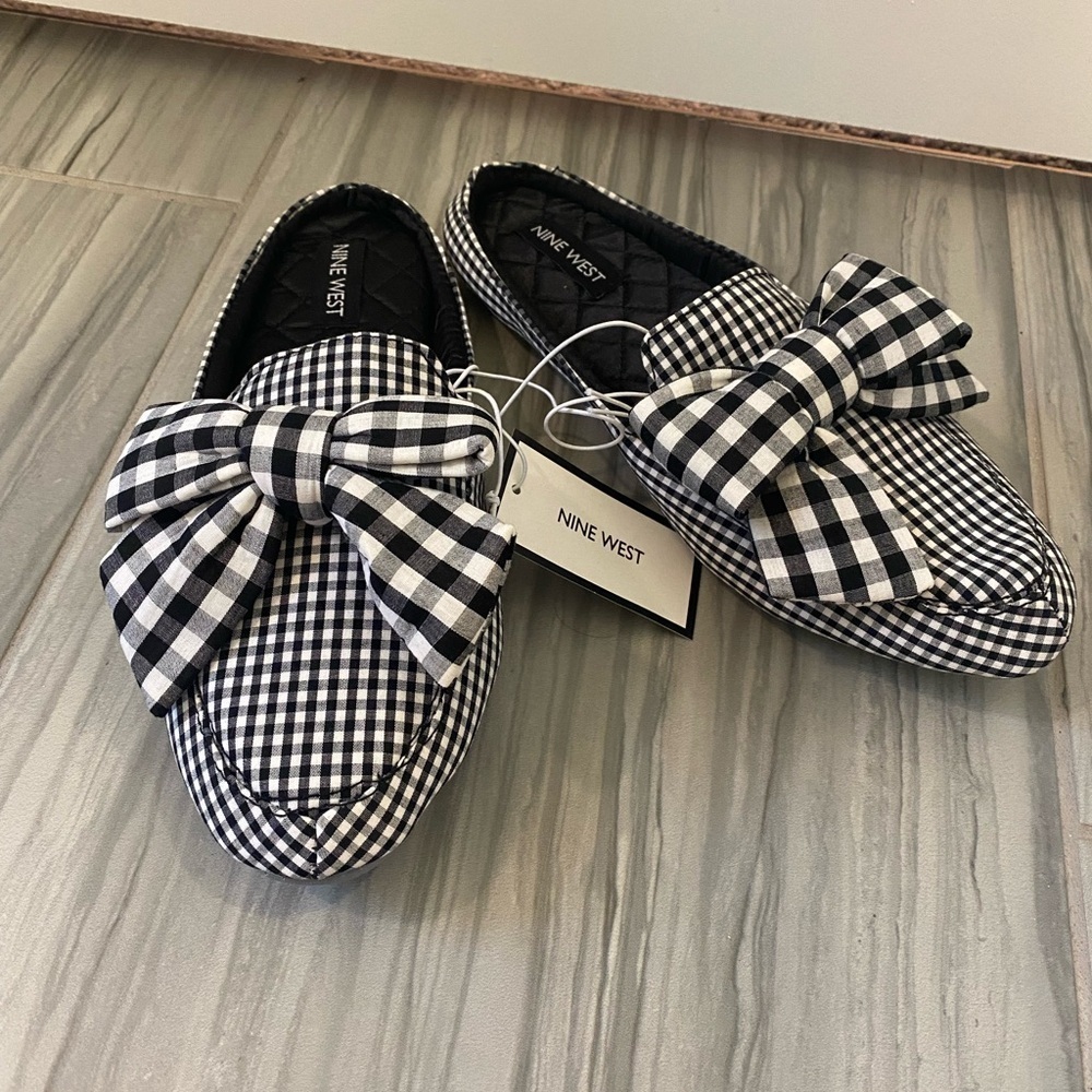 Nine West 7-8 gingham bow house shoes. NWT #ninewest #NWT #gingham #bows